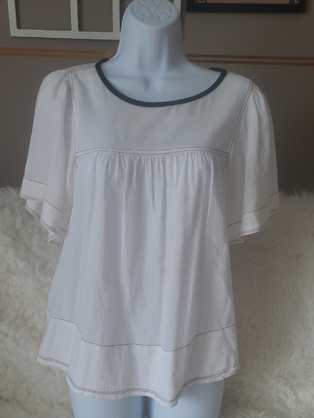 Levis Women's White Flutter Sleeve Top with Contrast Trim
